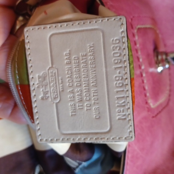 VINTAGE 2000's TWO COACH LEATHER WRISTLETS & 2007 COACH BAG - Picture 13 of 17